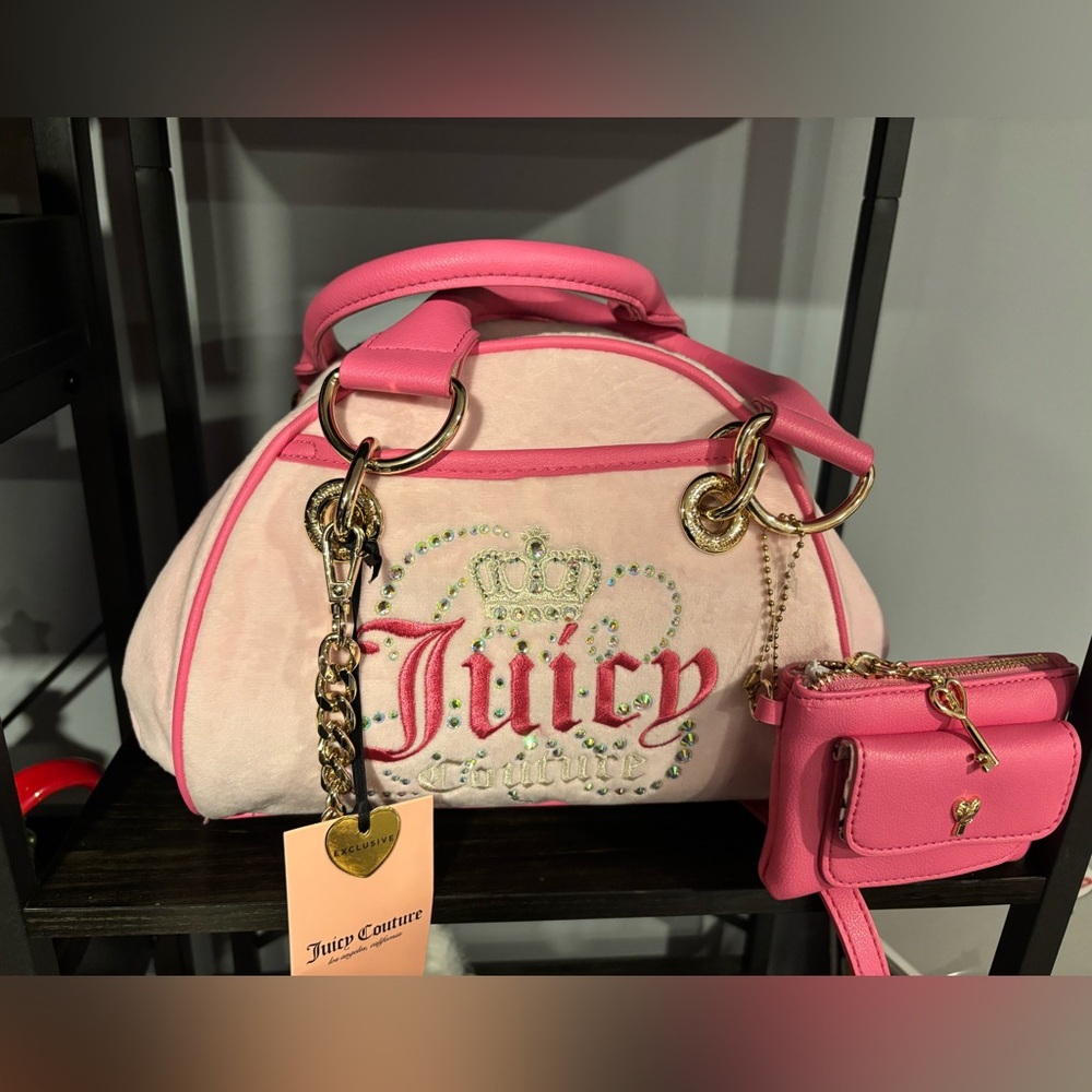 Juicy Couture Pink and Cream Logo Handbag❤️